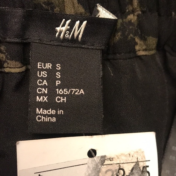 H&M brand size S elastic waist lined pleated skirt. NWT - Picture 5 of 7